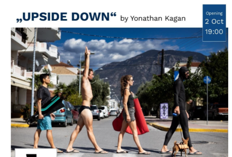 Κορυφαίοι αθλητές της ελεύθερης κατάδυσης φωτογραφίζονται στην παραλία εν όψει του Παγκόσμιου Πρωταθλήματος